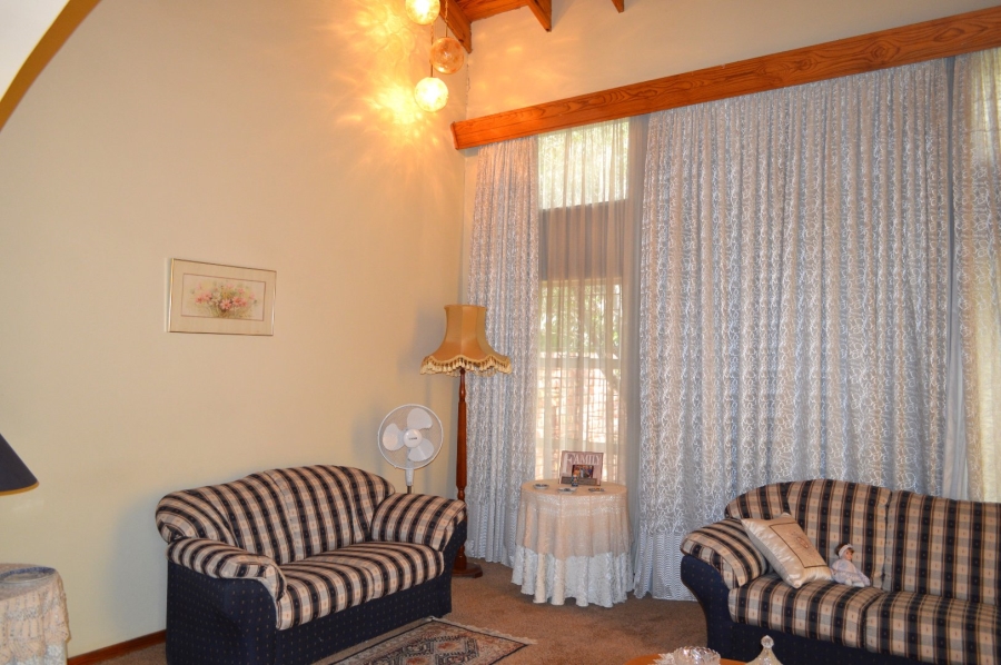 4 Bedroom Property for Sale in Flamwood North West